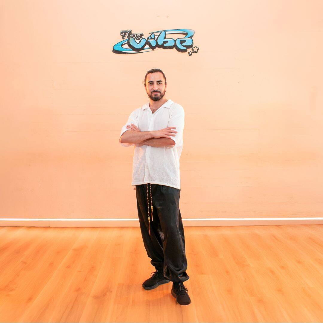 Ricardo, Instructor de bailes latinos